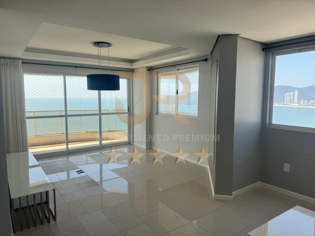 5 SUÍTES SENDO 2 COM CLOSET E 3 FRENTE MAR