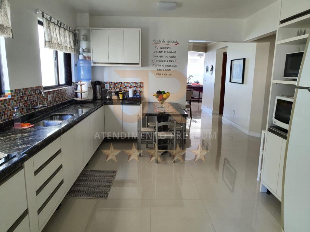 4 SUITES + 1 DORMITORIO + DEPENDENCIA