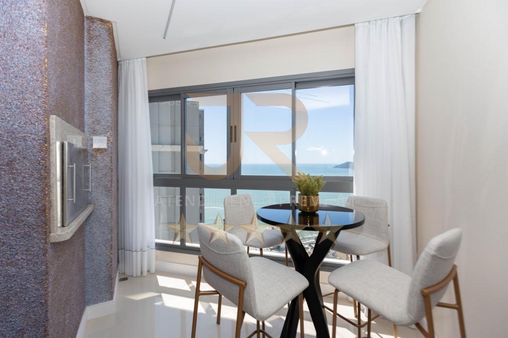 4 SUITES, MOBILIADO E QUADRA MAR