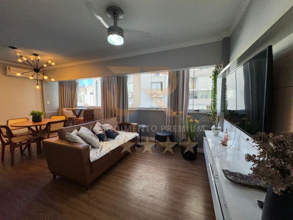 01 SUÍTE + 02 DORMITÓRIOS