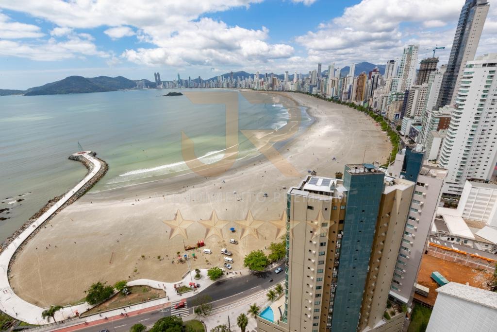 3 SUÍTES IMPECÁVEL