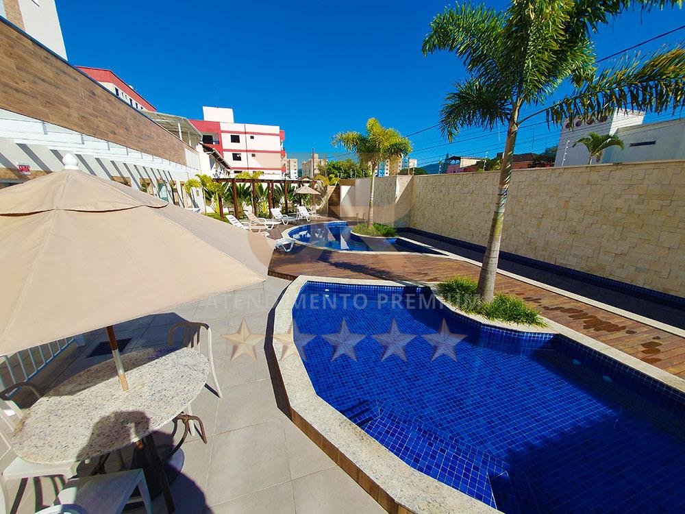 02 DORMITÓRIOS SENDO 01 SUÍTE