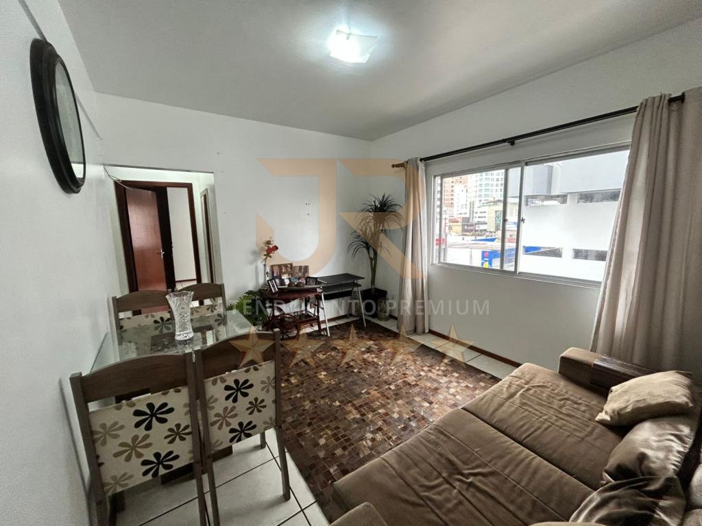 01 SUÍTE + 01 DORMITÓRIO CASAL